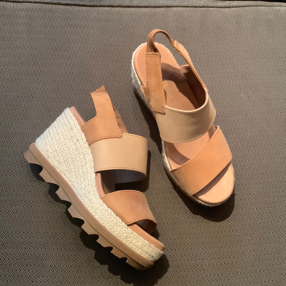 Sorel leather wedge